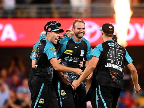 BBL13: Cricket schedule clash to cost Brisbane Heat a Gabba qualifying ...