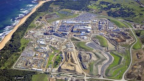 Wonthaggi desalination plant produces its first drops of drinking water | Herald Sun