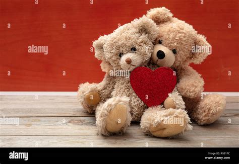 Two Teddy Bears Hugging High Resolution Stock Photography and Images ...