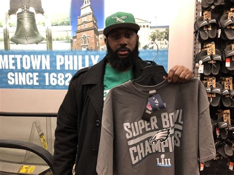 Eagles fans rush to purchase Super Bowl merchandise | PhillyVoice