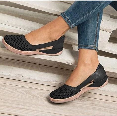 EVR Women's Closed Toe Sandals Soft Leather Flat Casual Shoes Breathable Hollow Out Walking ...