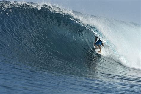 Adventure Traveller - Surfing gold in the Solomon Islands