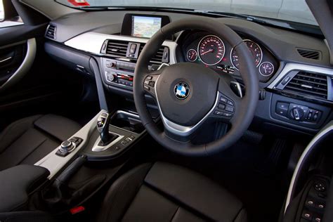 BMW F30 320i Review by Car Advice - autoevolution