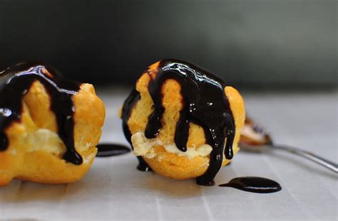 Profiteroles - thatsREALyummy