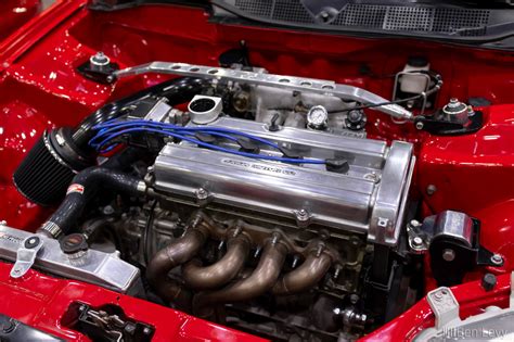 B-Series Engine with Polished Valve Cover - BenLevy.com