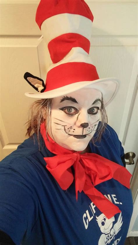 The Cat In The Hat (face paint) | Halloween costumes makeup, Seussical costumes, Dr seuss day