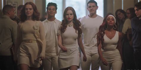 Riverdale: Cheryl's 8 Best Outfits That Aren't Red