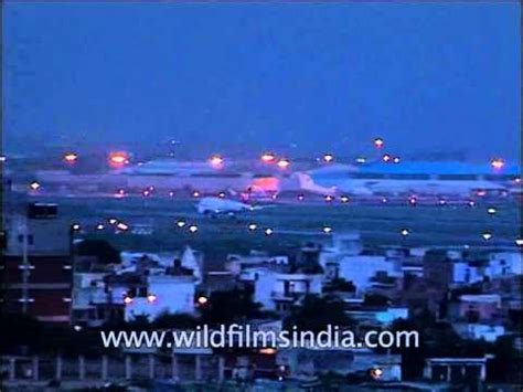 Night landing at IGI Airport, Delhi - YouTube