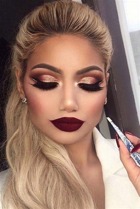 Stunning 65 Christmas Makeup Ideas for Special Christmas Party http ...