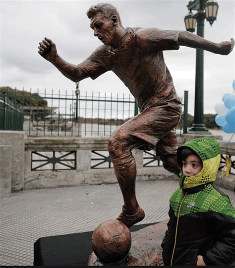 Pictures of Lionel Messi Statue unveiled in Argentina - DAILY AIM