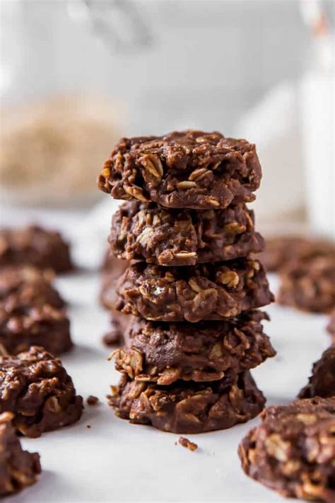 Easy No Bake Chocolate Oatmeal Cookies - Spoonful of Flavor