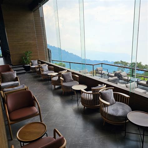 Biggest Starbucks store in PH opens in Tagaytay | ABS-CBN News