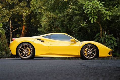 Ferrari 488: Ferrari 488 Rim Size