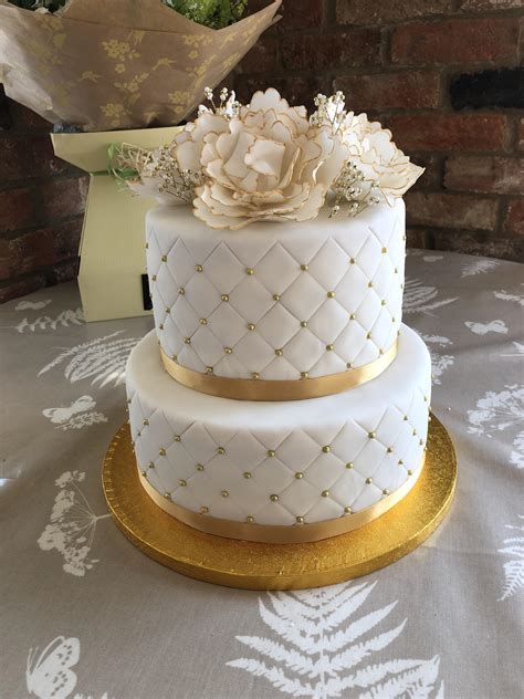 Golden anniversary cake : r/cakedecorating