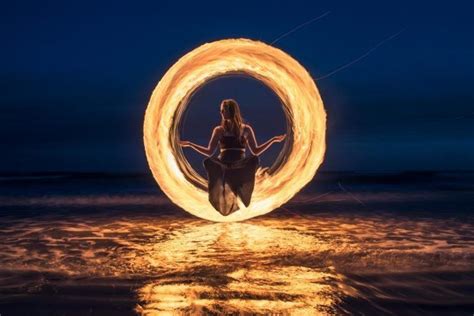 Pin by TôMmỳ Quản on Fire performance photography | Light painting ...