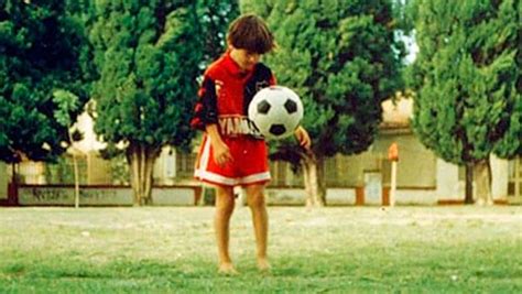 Revelaron otra inédita foto de Messi en la infantiles de Newells