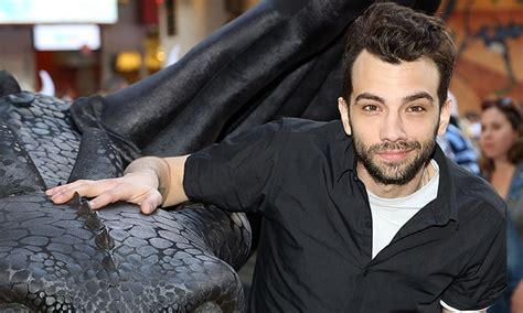 Jay Baruchel - Biography, Height & Life Story | Super Stars Bio