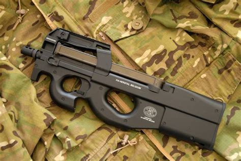 Fn P90 Gun - The p90 was developed between 1986 to 1990 by belgian company fn herstal and first ...