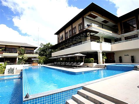 Top 12 Luxury Hotels in Tagaytay - Sara Lind's Guide 2024