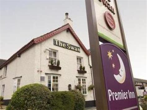 Best Price on Premier Inn Knutsford - Bucklow Hill in Knutsford + Reviews!