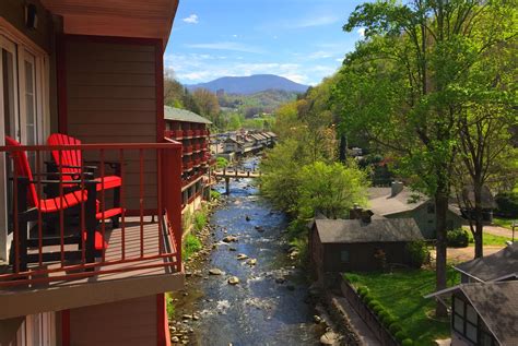 Baymont by Wyndham Gatlinburg On The River | Gatlinburg, TN Hotels