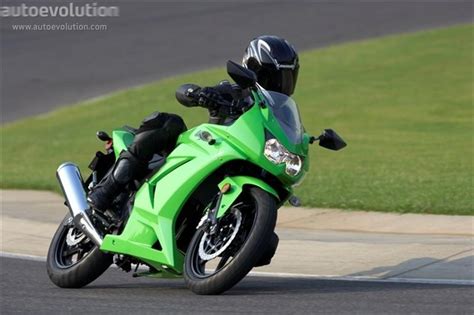 KAWASAKI Ninja 250R (2009-Present) Specs, Performance & Photos ...