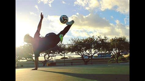 Alex Mendoza - Freestyle soccer movement's king | LatiNation - YouTube