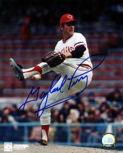 Gaylord Perry autographed 8x10 Photo (Cleveland Indians)