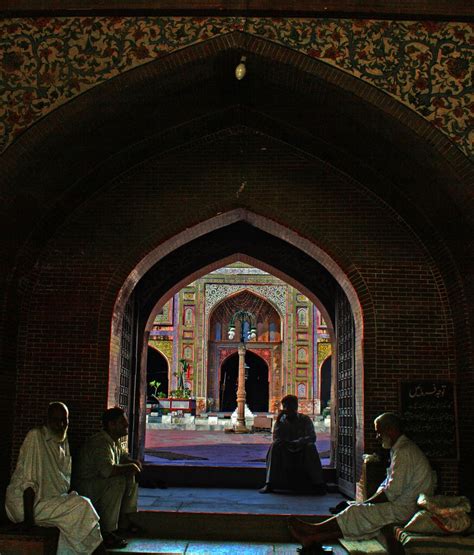 Entrance of Wazir Khan Masjid | Masjid, Art and architecture, Islamic art