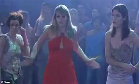 Busy Philipps recreates her iconic dance-off scene from White Chicks with co-stars Jaime King ...