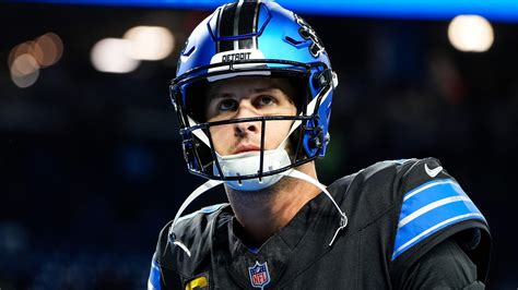 Detroit Lions QB Jared Goff makes TD CATCH in middle of perfect streak