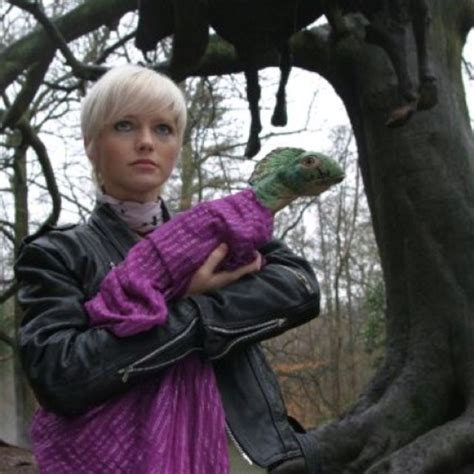 Completely in love with her hair! Hannah Spearritt as Abby Maitland in Primeval (from imdb ...