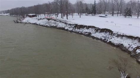 Lake Erie shoreline residents ask officials what to do if erosion damages property | WKBN.com