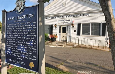 East Hampton approves sale of outdated town hall to developer