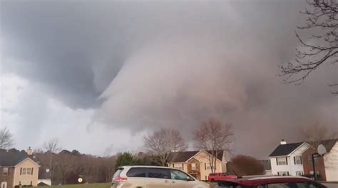 Tornado touches down in Covington, Georgia