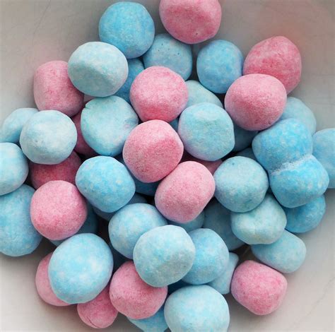 Bubblegum Bon Bons – Mrs Beightons Sweet Shop