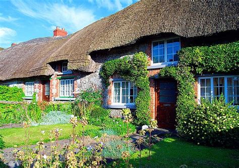 1000+ images about Irish Cottages on Pinterest | The quiet man, Old ...