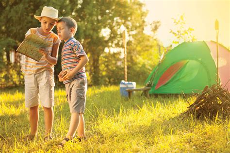 Veja 5 motivos para levar seus filhos em um acampamento de férias