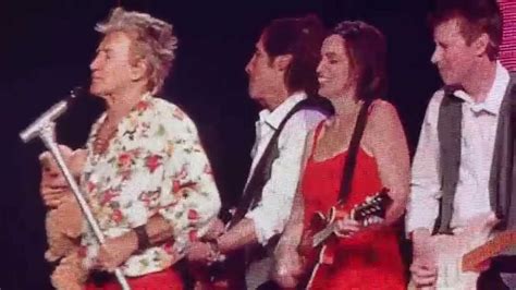 Rod Stewart - Maggie May (Melbourne 24/3/2015) - YouTube