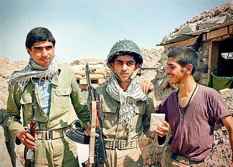 Young Iranian soldiers during Iran-Iraq War. | Iraq war, Iraqi army, Military history