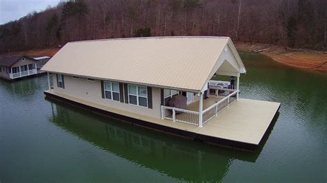 Norris Lake Floating Cabins