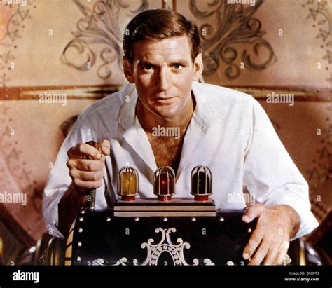 THE TIME MACHINE (1960) ROD TAYLOR TIME 010CP Stock Photo - Alamy