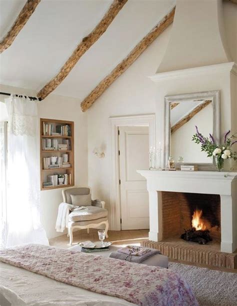 House & Home - 25-English-Farmhouse-White-Bedroom