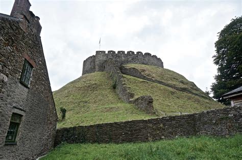 Best Fortresses, Ruins & Castles in Devon, England | solosophie