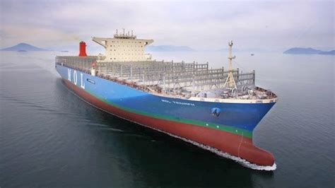 MOL Triumph Delivered: Introducing the World's First 20,000 TEU Containership – gCaptain