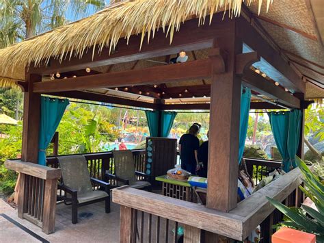 A Complete Guide to the Cabanas at Volcano Bay • Visiting Orlando With Kids