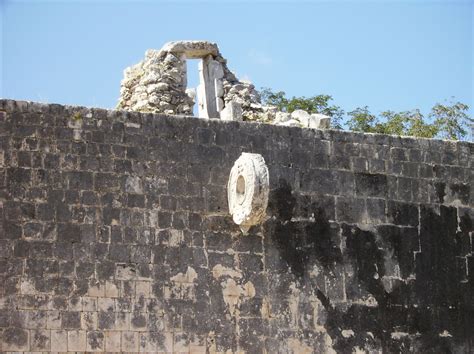 Ball court at Chichén Itzá, | Mayan ruins, Ancient mayan, Inca