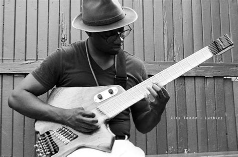 Introducing Tosin Abasi: 8 strings guitar genius