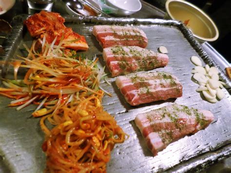 Restaurants in Korea: Seolleim Samgyupsal 설레임 삼겹살 - Sinchon 신촌