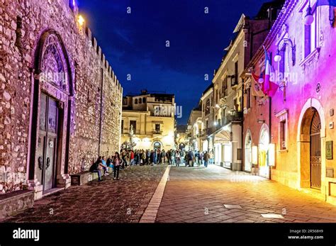 Central Taormina At Night Sicily Stock Photo - Alamy